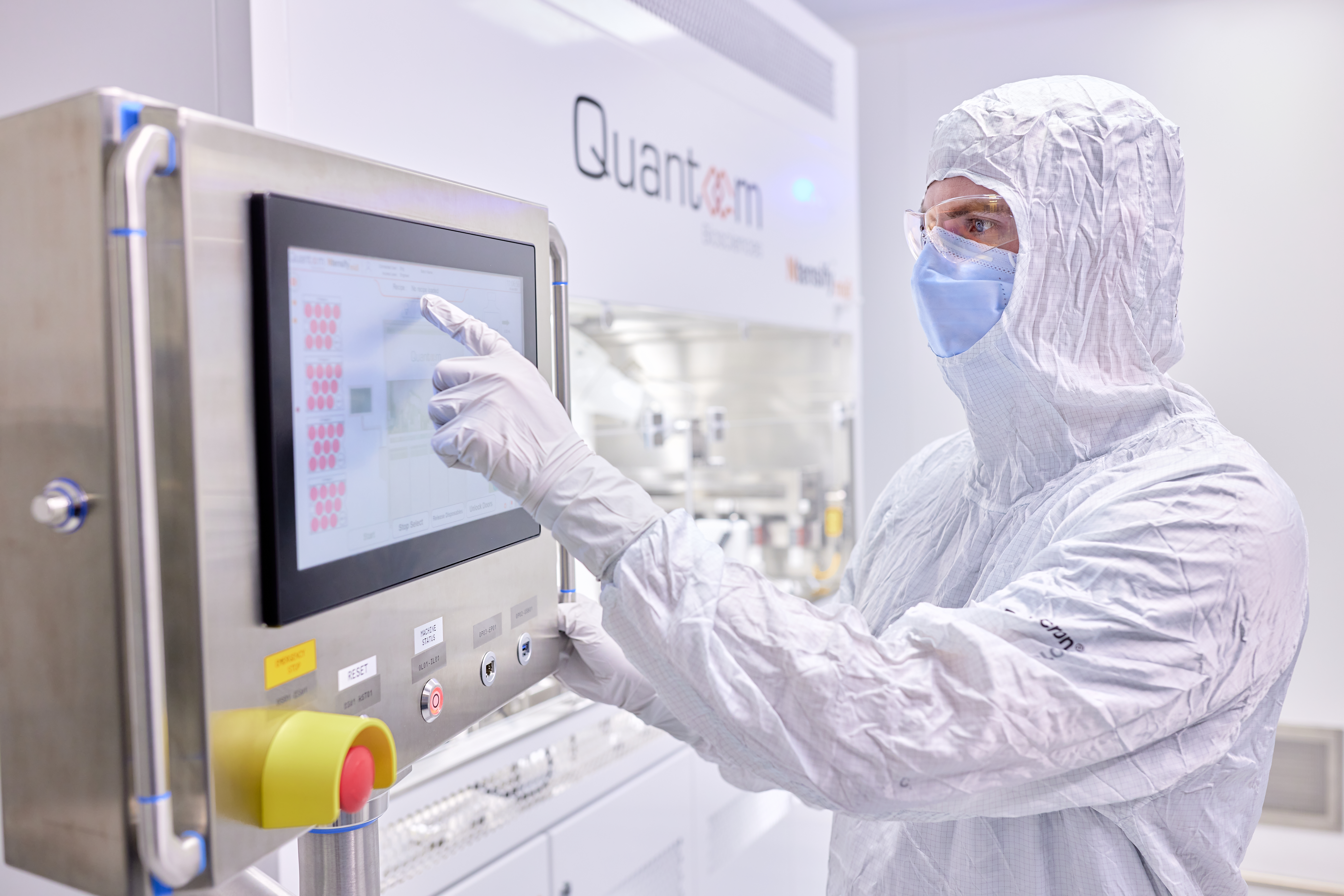Exothera team members providing GMP manufacturing solutions for RNA therapeutics